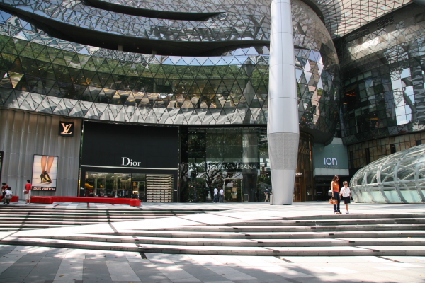 Singapore: Ion Orchard Einkauszentrum