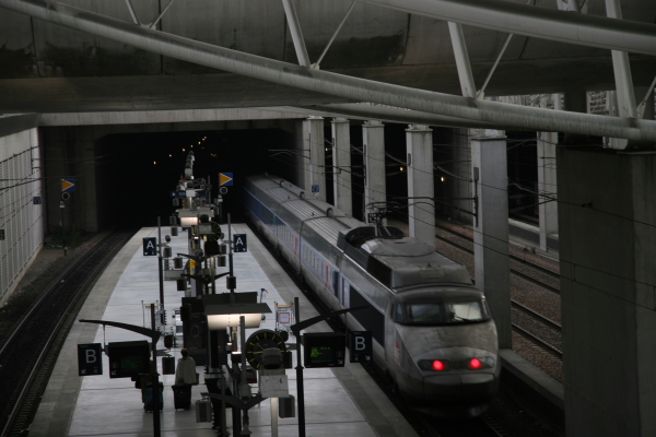 Paris: Bahnhof Flughafen Charles de Gaule