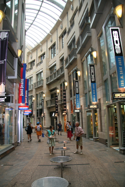 Sydney: Shopping Center