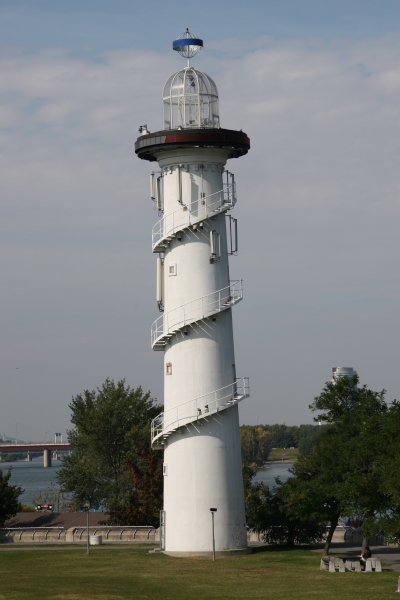 Wien: Turm auf der Donauinsel